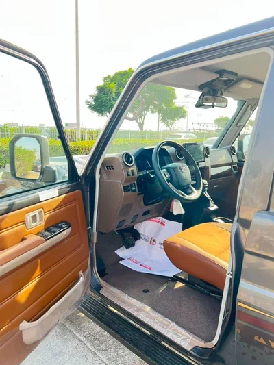 Toyota Land Cruiser Pickup 70-6