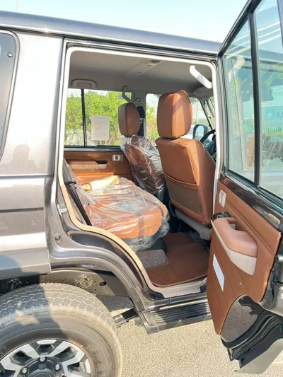 Toyota Land Cruiser Pickup 70-7