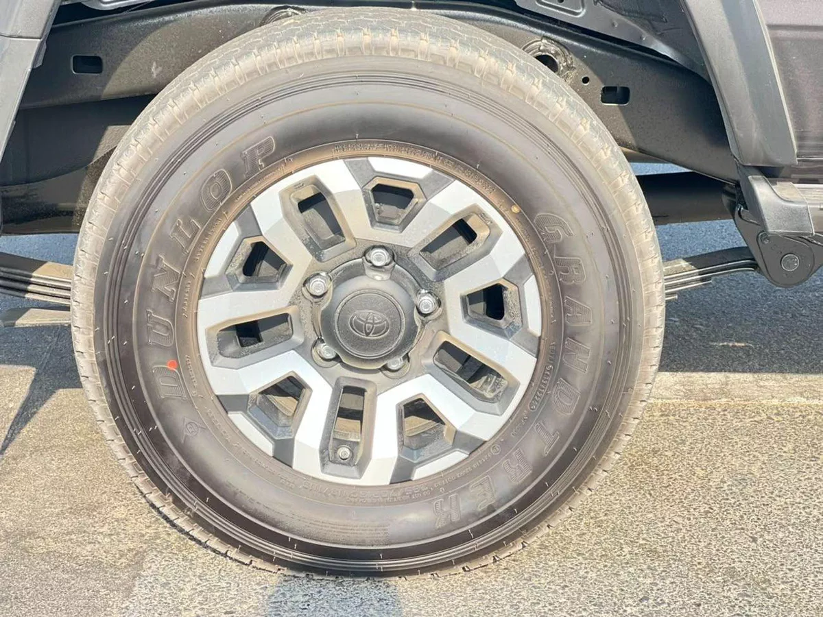 Toyota Land Cruiser Pickup 70-9-0