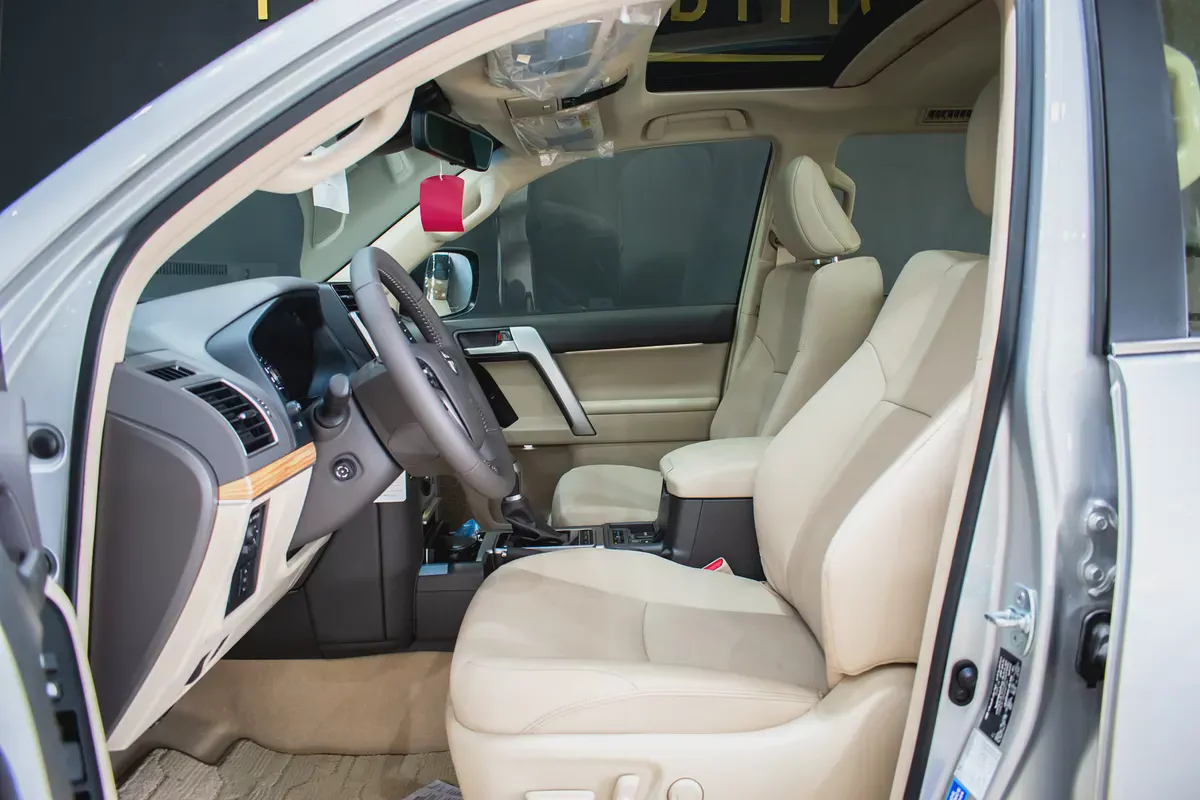 Toyota Prado Limited 2023 GCC Specs ll 0km ll V6-9-9