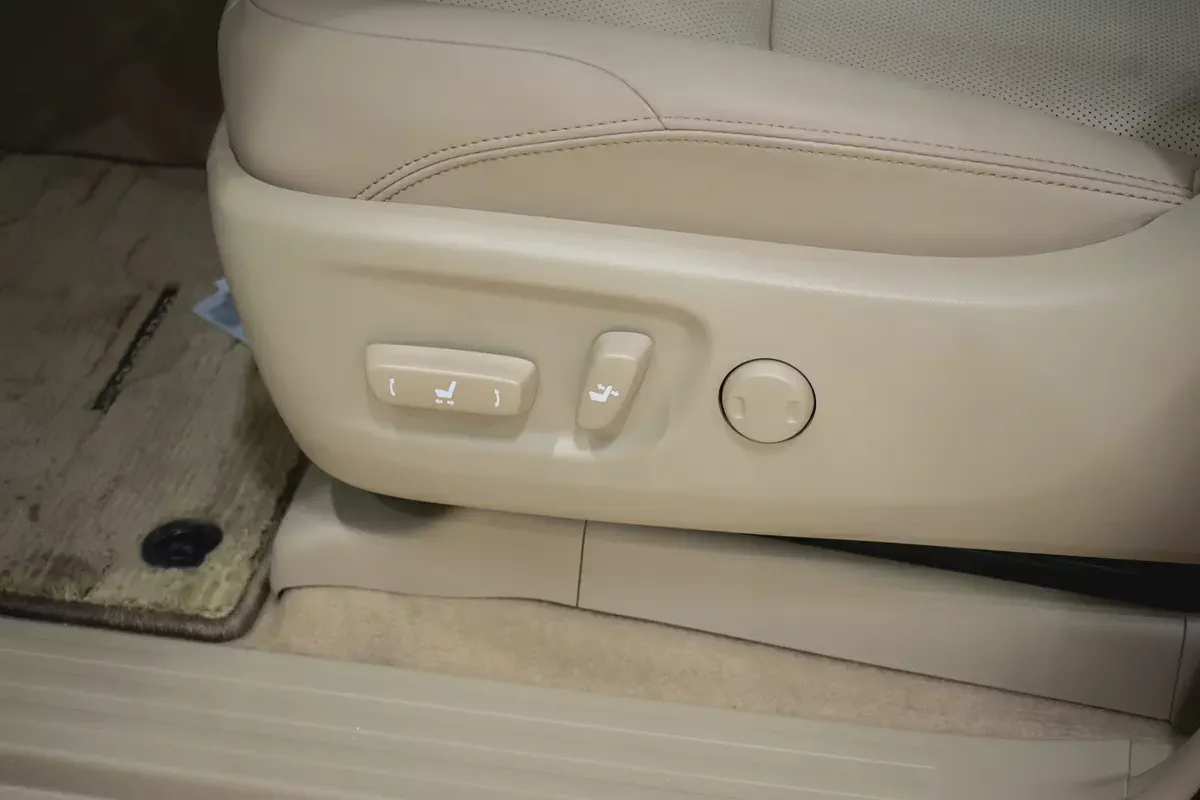 Toyota Prado Limited 2023 GCC Specs ll 0km ll V6-12-12