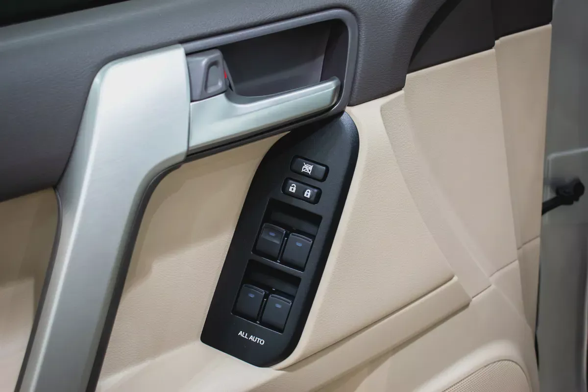 Toyota Prado Limited 2023 GCC Specs ll 0km ll V6-13-13