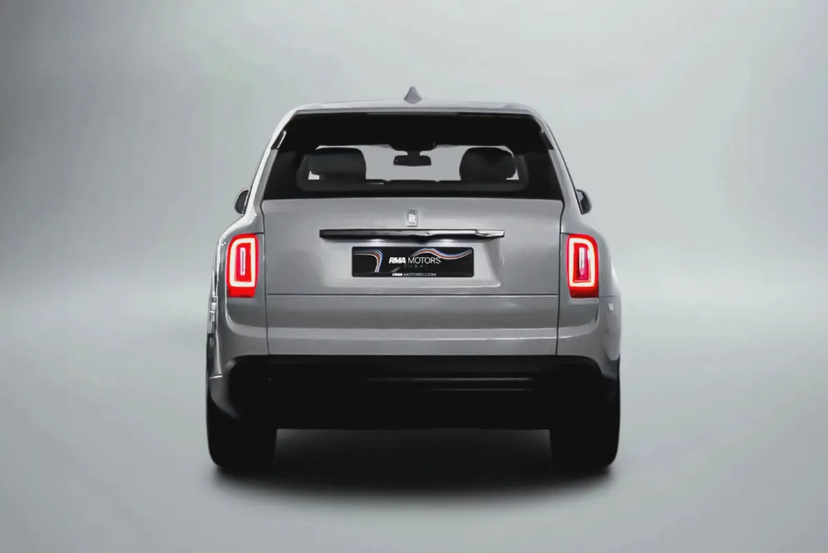 24,610 AED / month | 60 months | 0% DP | 2022 Rolls Royce Cullinan Black Badge