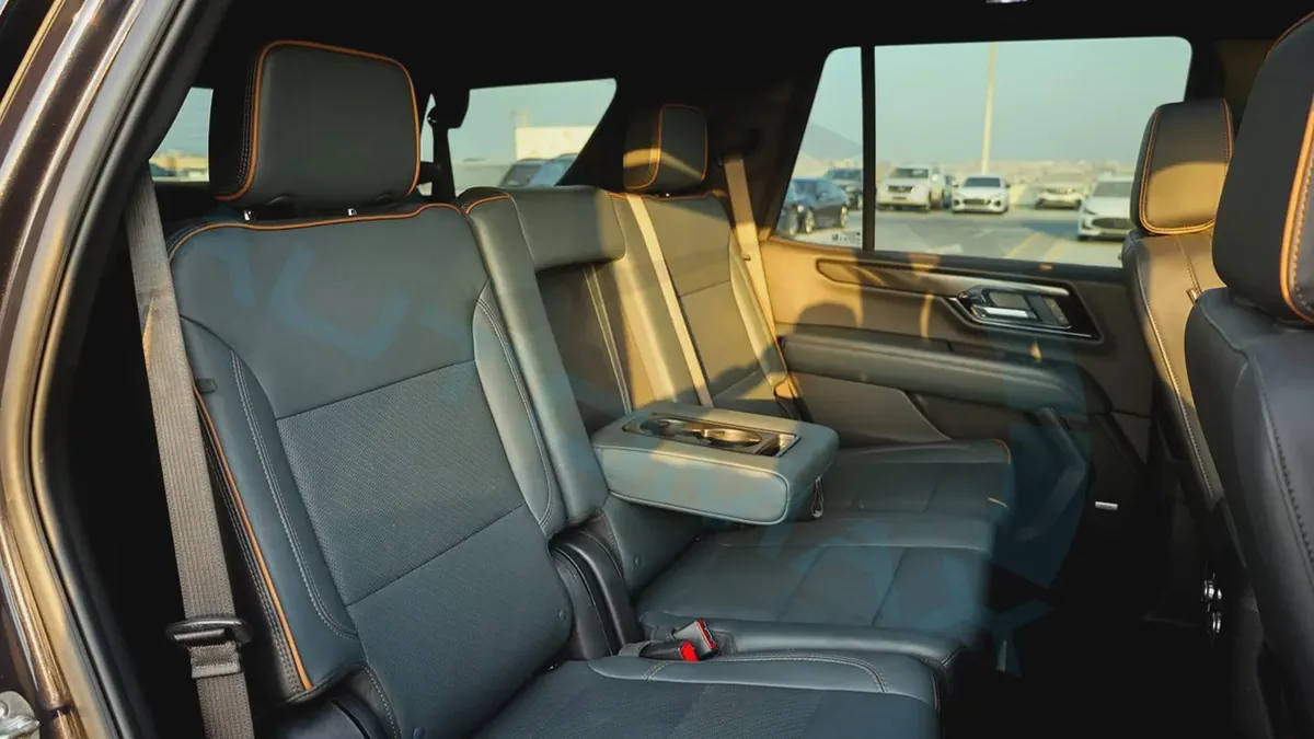 2025 GMC Yukon AT4 Ultimate 6.2L V8 4X4 GCC With  2 Years Warranty Or 100,000 km at Official Dealer-14-14