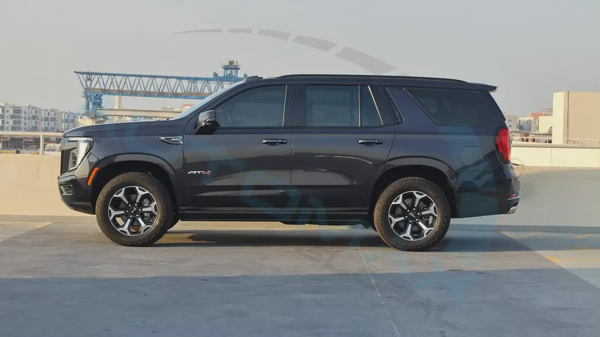 2025 GMC Yukon AT4 Ultimate 6.2L V8 4X4 GCC With  2 Years Warranty Or 100,000 km at Official Dealer-18-18