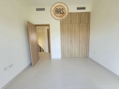 PRIME LOCATION BEAUTIFUL 3BED+MAID VILLA AVAILABLE IN AMARANTA 2-9