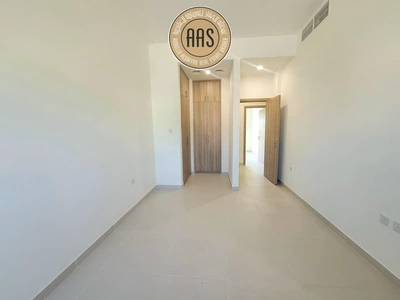 PRIME LOCATION BEAUTIFUL 3BED+MAID VILLA AVAILABLE IN AMARANTA 2-11