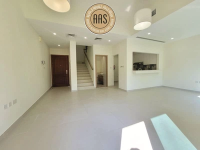 PRIME LOCATION BEAUTIFUL 3BED+MAID VILLA AVAILABLE IN AMARANTA 2-0