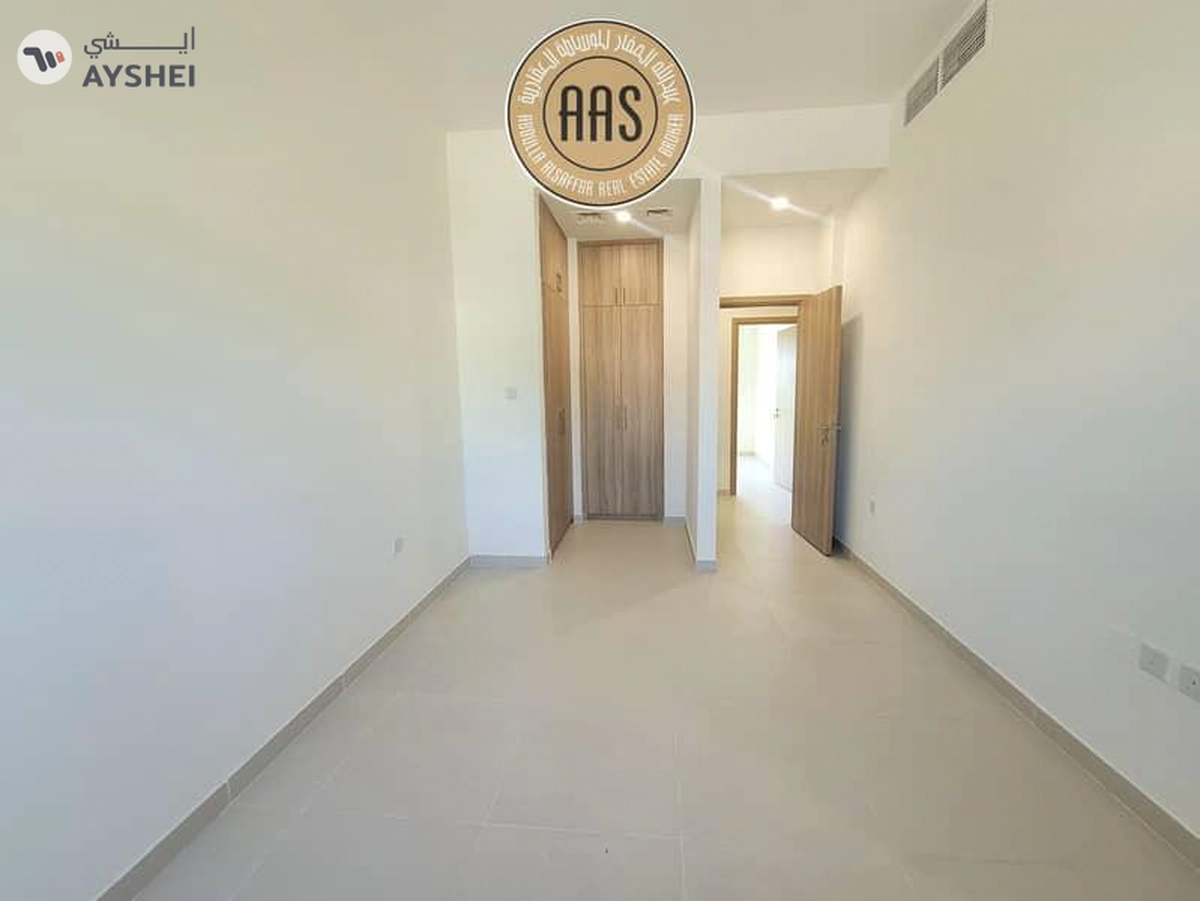PRIME LOCATION BEAUTIFUL 3BED+MAID VILLA AVAILABLE IN AMARANTA 2-11-11
