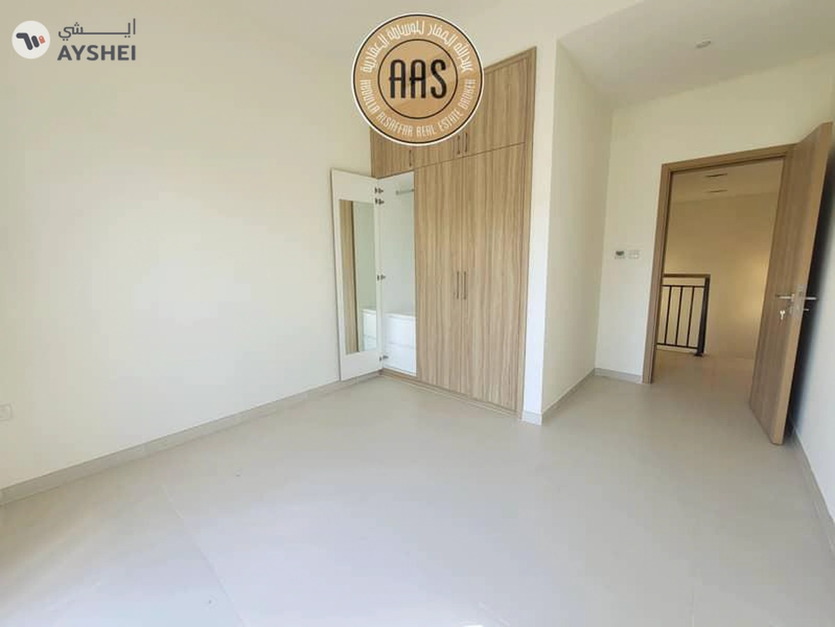 PRIME LOCATION BEAUTIFUL 3BED+MAID VILLA AVAILABLE IN AMARANTA 2-7-7