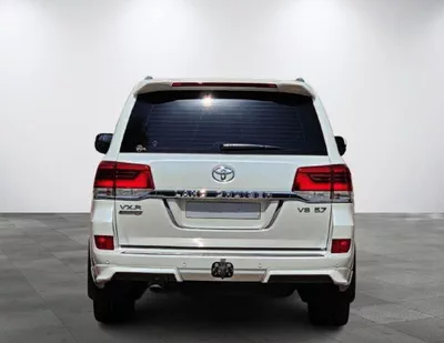 Toyota Land Cruiser VXR 5.7L 4WD VXR 5.7L-8CYL 4WD Grand Touring - Completely Agency Maintained - Low Mileage Al Futtaim-4
