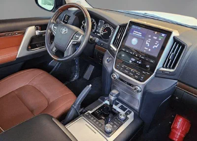 Toyota Land Cruiser VXR 5.7L 4WD VXR 5.7L-8CYL 4WD Grand Touring - Completely Agency Maintained - Low Mileage Al Futtaim-5
