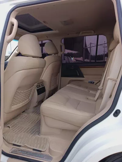 Toyota Land Cruiser GXR 2013 V8 top| GCC Specs | V8 Engine-7