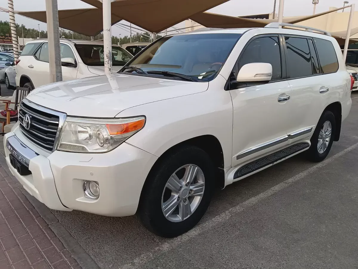 Toyota Land Cruiser GXR 2013 V8 top| GCC Specs | V8 Engine-1-1