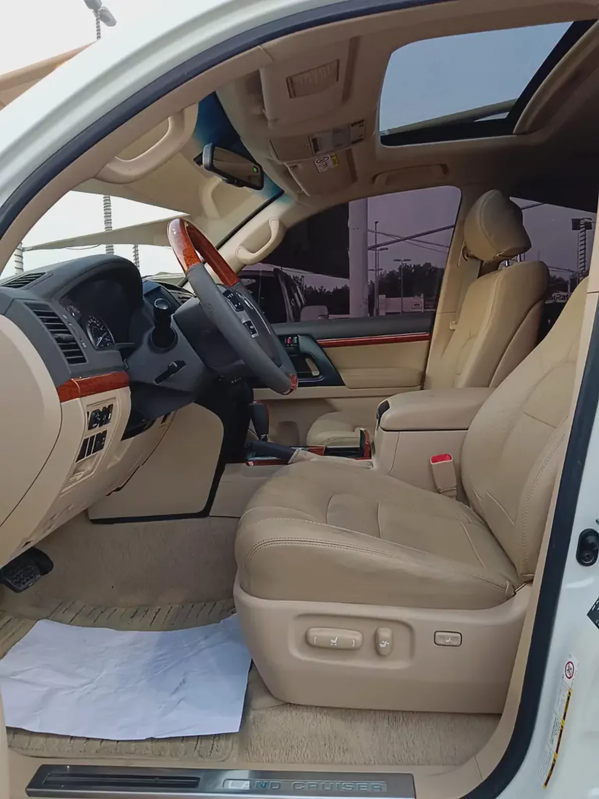 Toyota Land Cruiser GXR 2013 V8 top| GCC Specs | V8 Engine-5-5