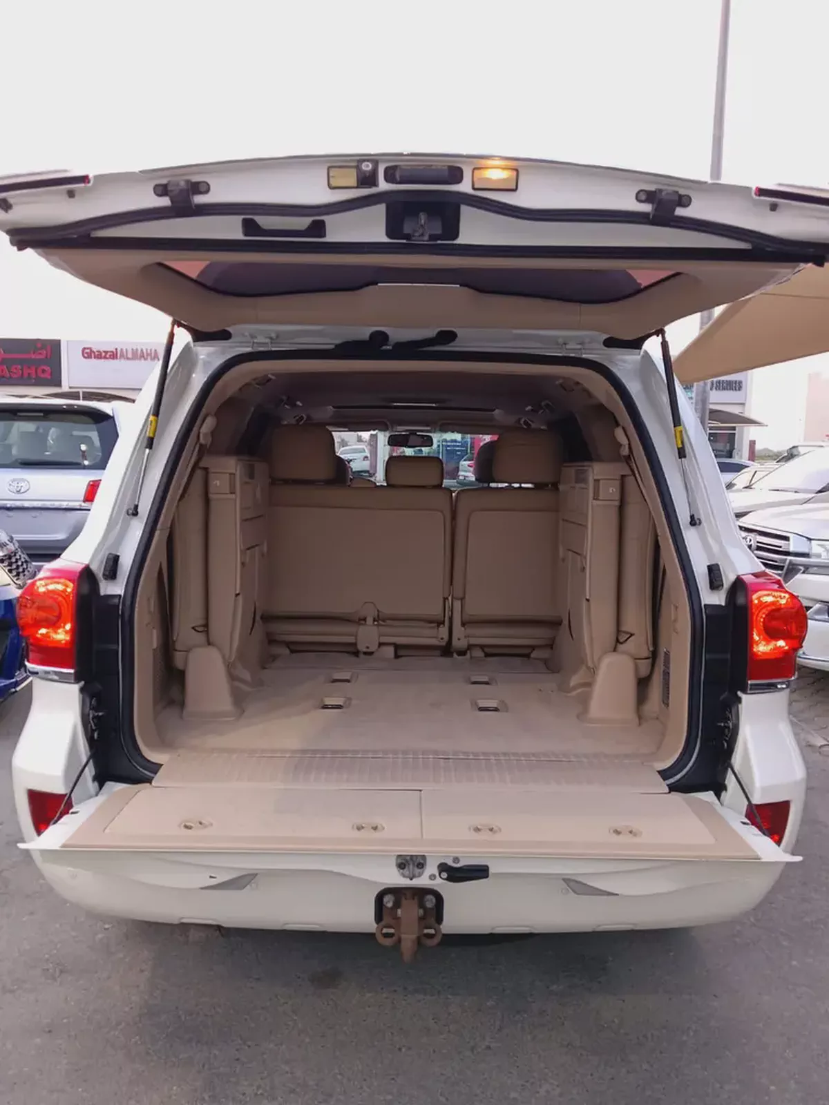 Toyota Land Cruiser GXR 2013 V8 top| GCC Specs | V8 Engine-8-8