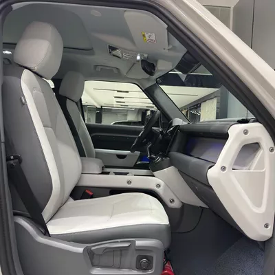 Land Rover Defender 110 S P300 | warranty and service contract-13
