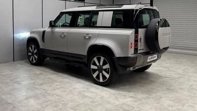 Land Rover Defender 110 S P300 | warranty and service contract-20