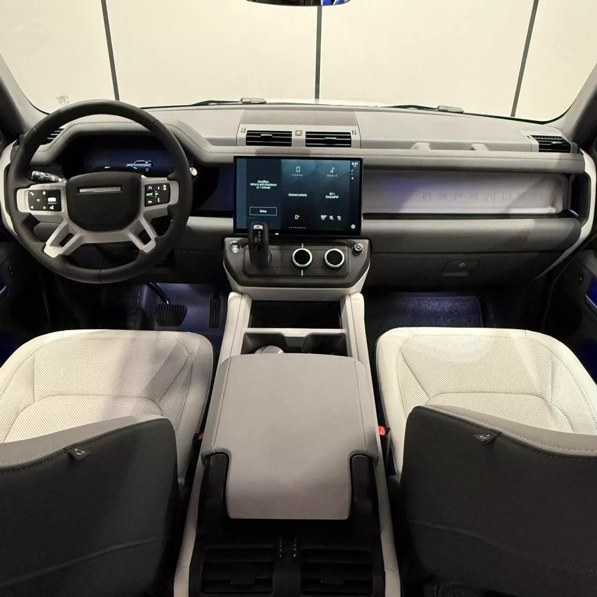 Land Rover Defender 110 S P300 | warranty and service contract-9-0