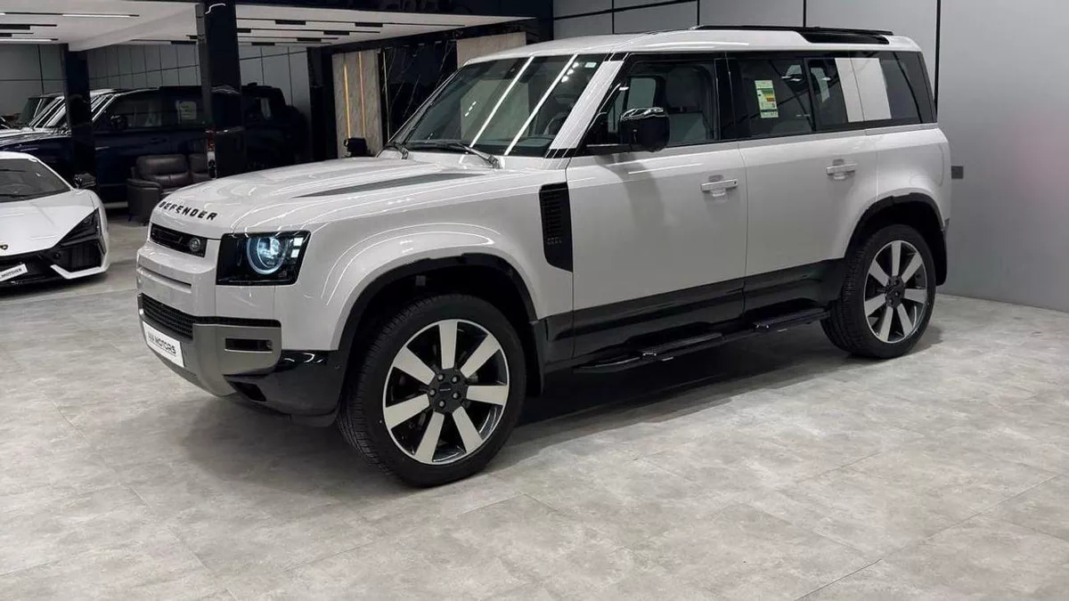Land Rover Defender 110 S P300 | warranty and service contract