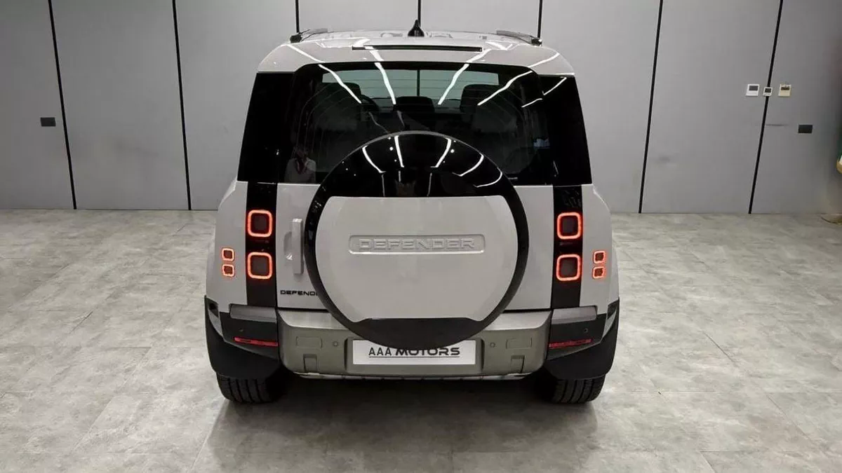 Land Rover Defender 110 S P300 | warranty and service contract-23-0