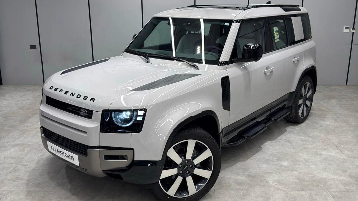 Land Rover Defender 110 S P300 | warranty and service contract-2-0