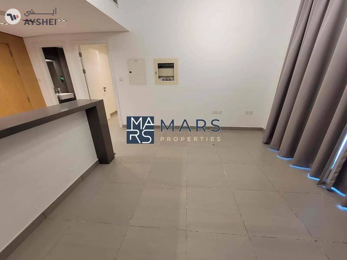 Brand New | Huge balcony | Full View | Easy Access-2-2