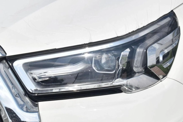 Toyota Hilux FULL OPTION SR5 AT 2.7