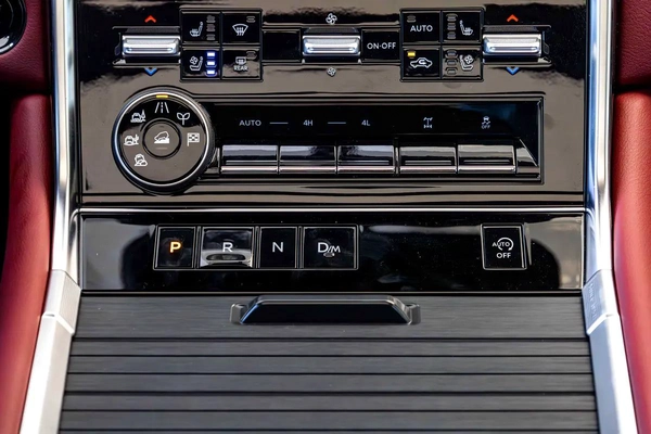 Nissan Patrol LE Titanium