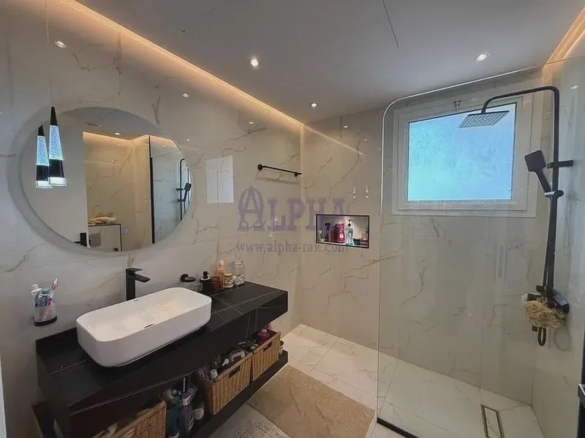 High Floor | 2 BR for Rent Fully Furnished & Renovated-2-2