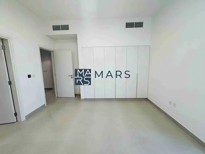 Luxury 4 bedroom townhome for rent corner unit with majlis in Robinia just in 190k-10