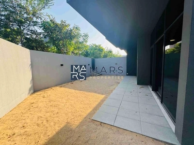 Luxury 4 bedroom townhome for rent corner unit with majlis in Robinia just in 190k-18