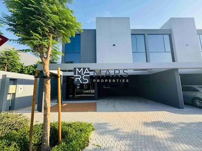 Luxury 4 bedroom townhome for rent corner unit with majlis in Robinia just in 190k-0