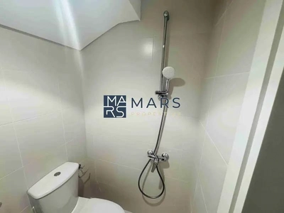 Luxury 4 bedroom townhome for rent corner unit with majlis in Robinia just in 190k-6