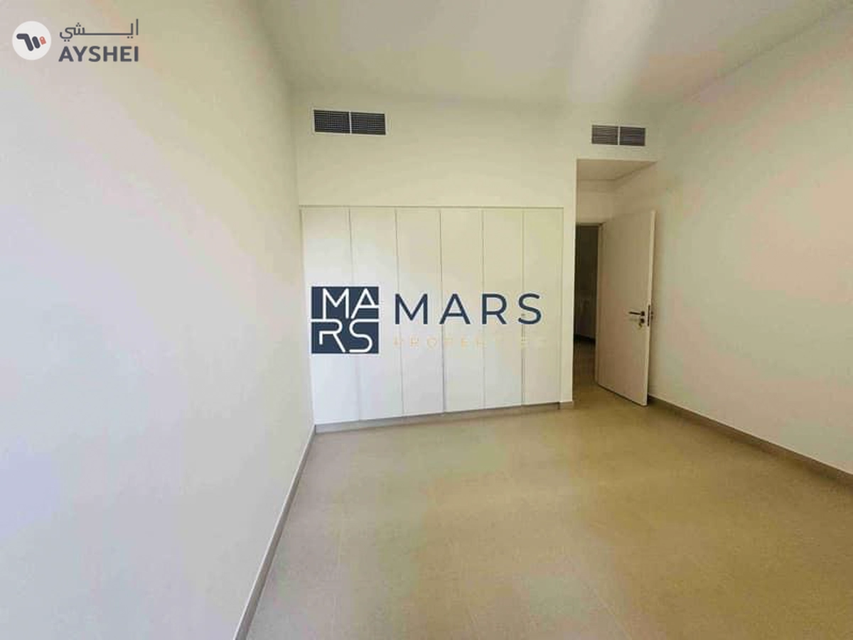 Luxury 4 bedroom townhome for rent corner unit with majlis in Robinia just in 190k-15-15