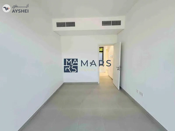 Luxury 4 bedroom townhome for rent corner unit with majlis in Robinia just in 190k
