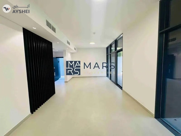 Luxury 4 bedroom townhome for rent corner unit with majlis in Robinia just in 190k