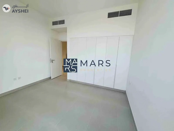 Luxury 4 bedroom townhome for rent corner unit with majlis in Robinia just in 190k