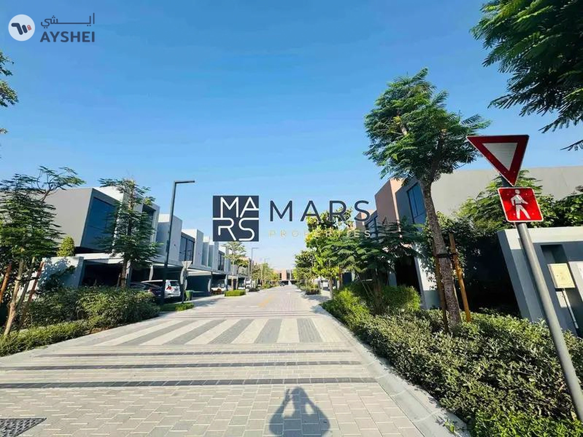 Luxury 4 bedroom townhome for rent corner unit with majlis in Robinia just in 190k-1-1