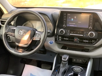 Toyota Highlander LE-13