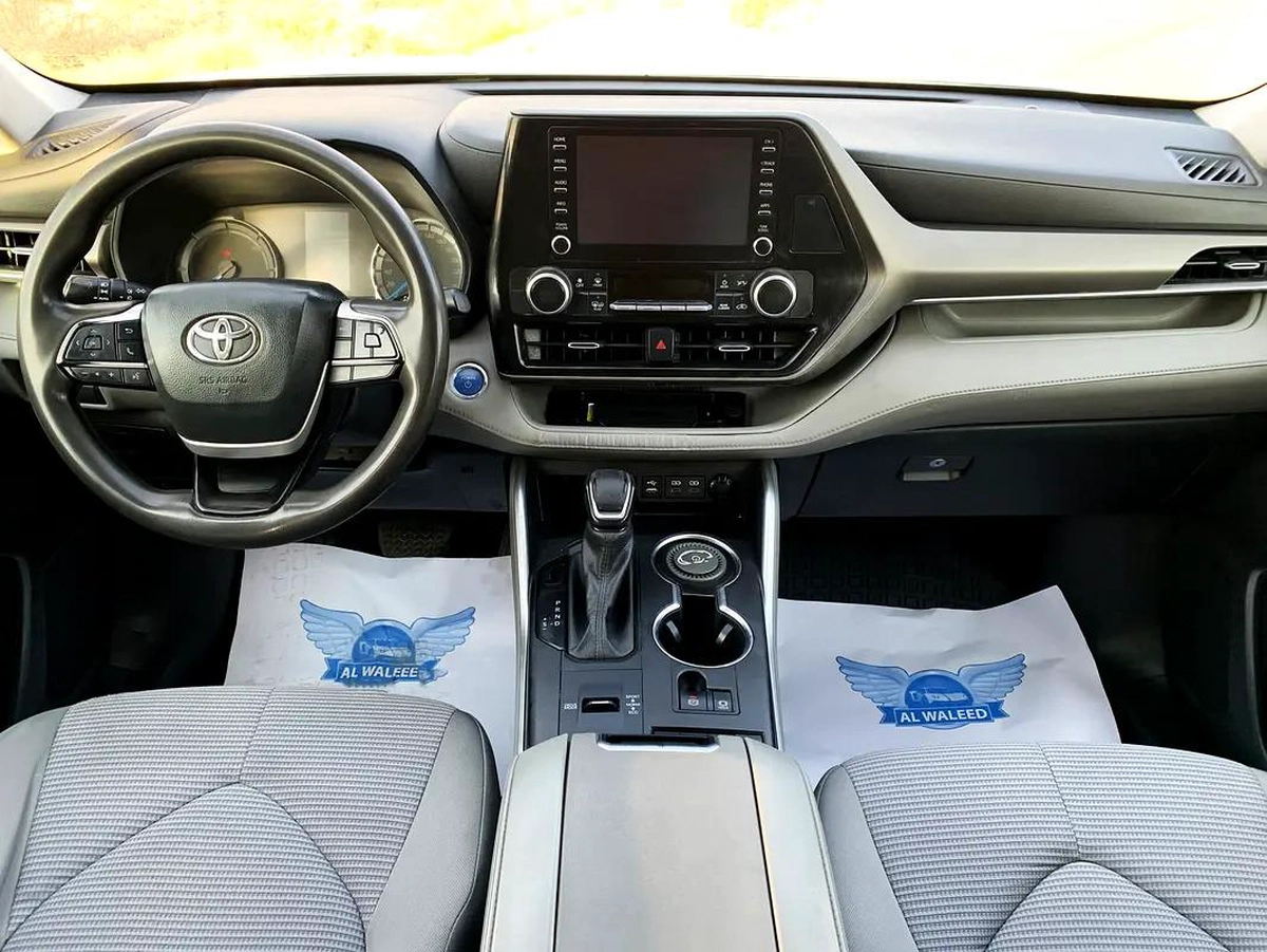 Toyota Highlander LE-6-6