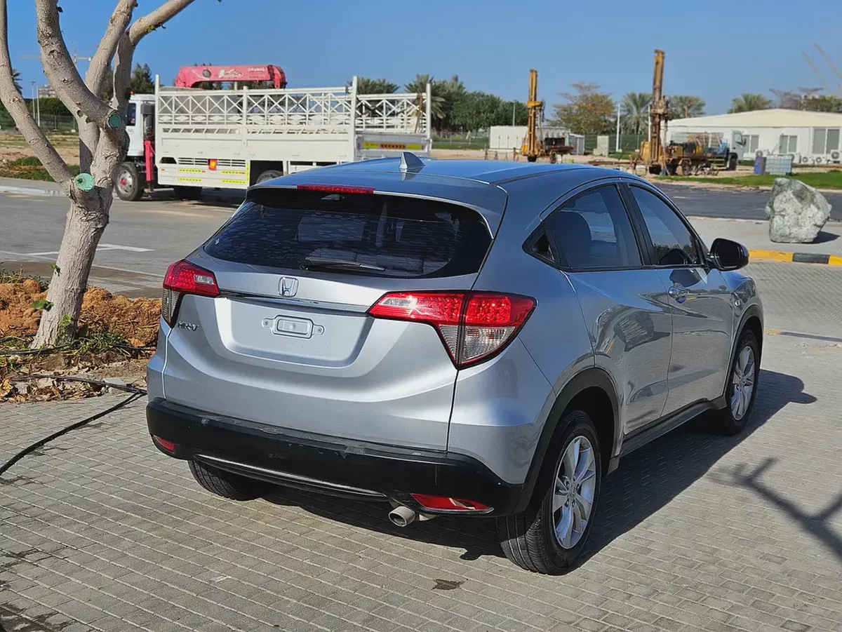 Honda HR-V EX 2019 GCC Specs Mid Option Premium Condition Low KM Perfect Compact SUV-12-12