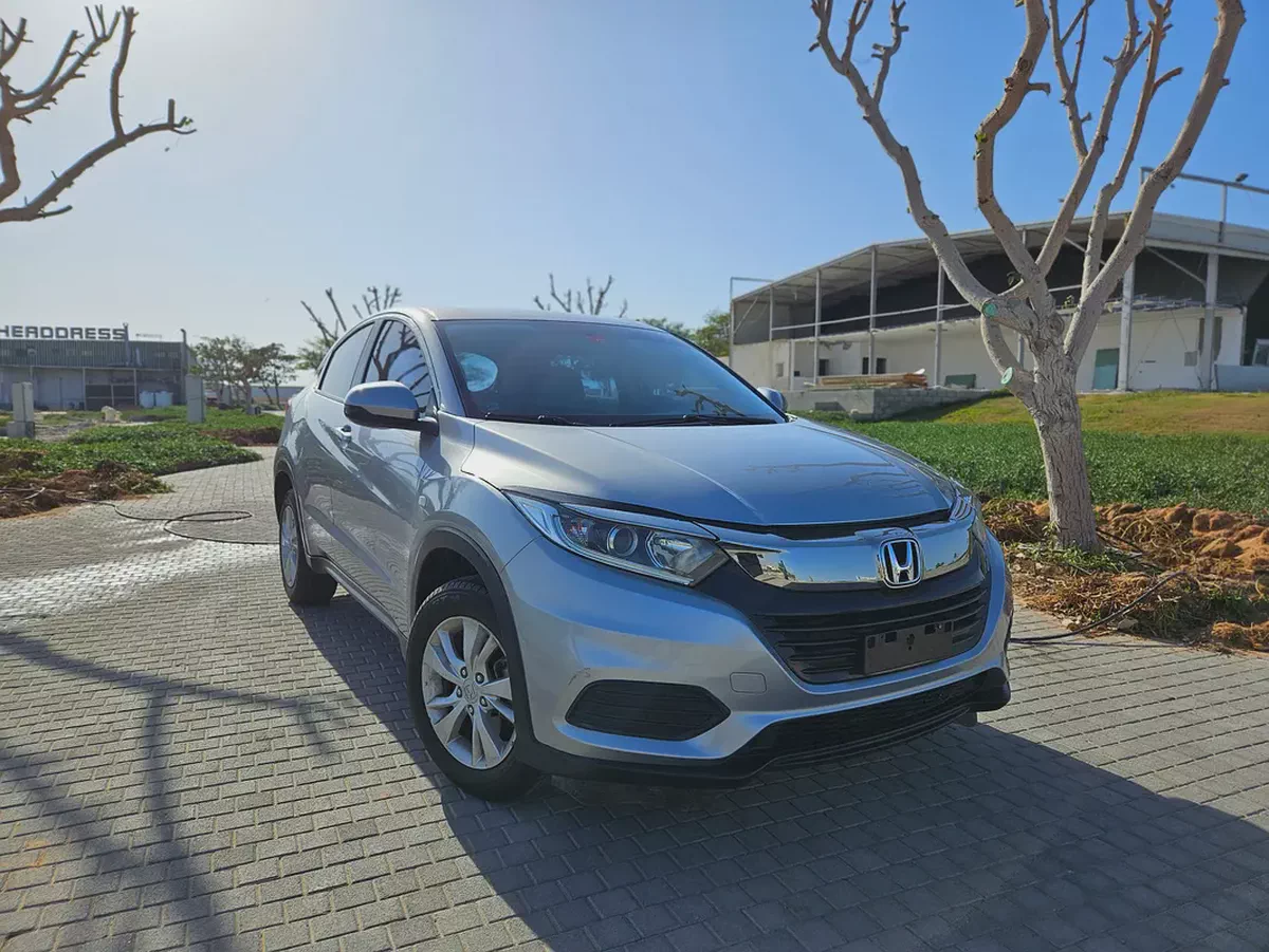 Honda HR-V EX 2019 GCC Specs Mid Option Premium Condition Low KM Perfect Compact SUV