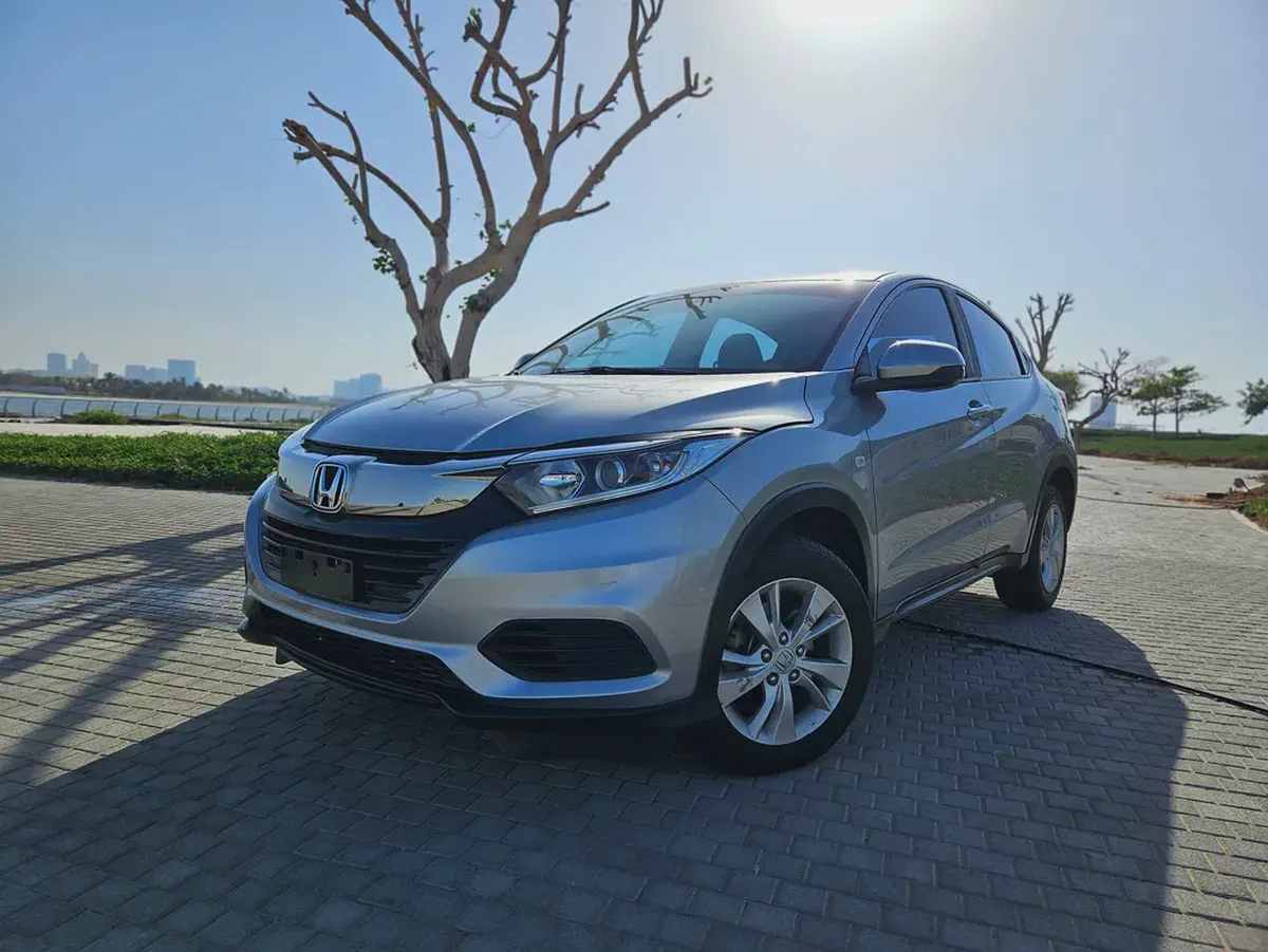 Honda HR-V EX 2019 GCC Specs Mid Option Premium Condition Low KM Perfect Compact SUV-5-5