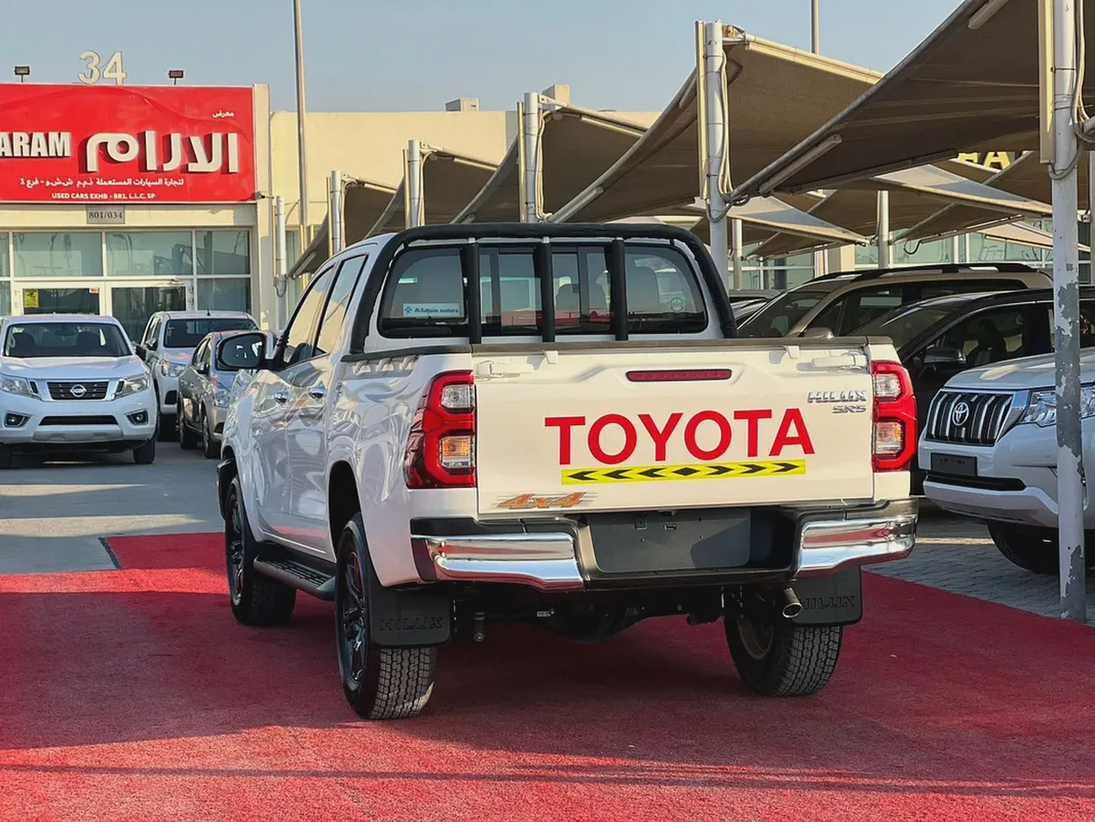 2025 Toyota Hilux Double Cab - GCC Specs - Brand New! Ref#902-3-3