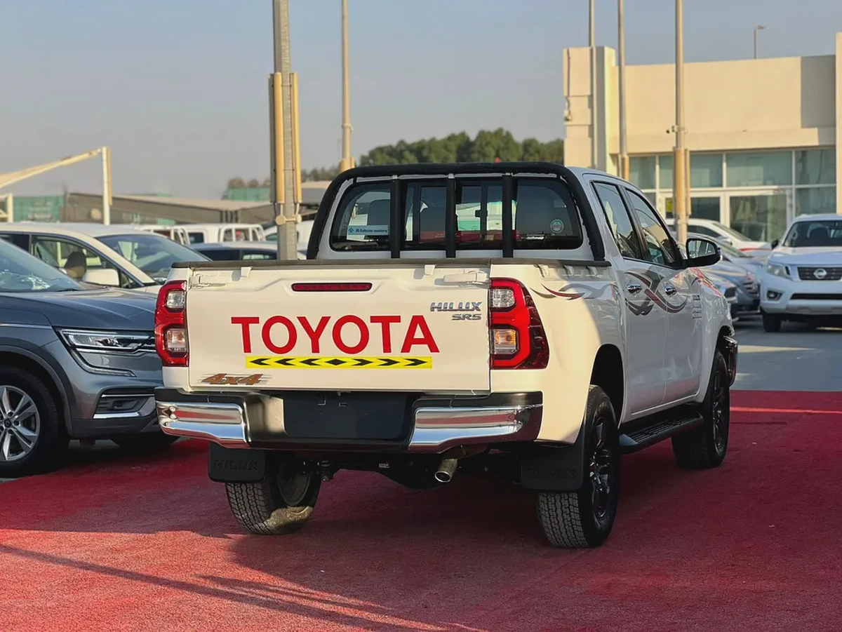 2025 Toyota Hilux Double Cab - GCC Specs - Brand New! Ref#902-5-5