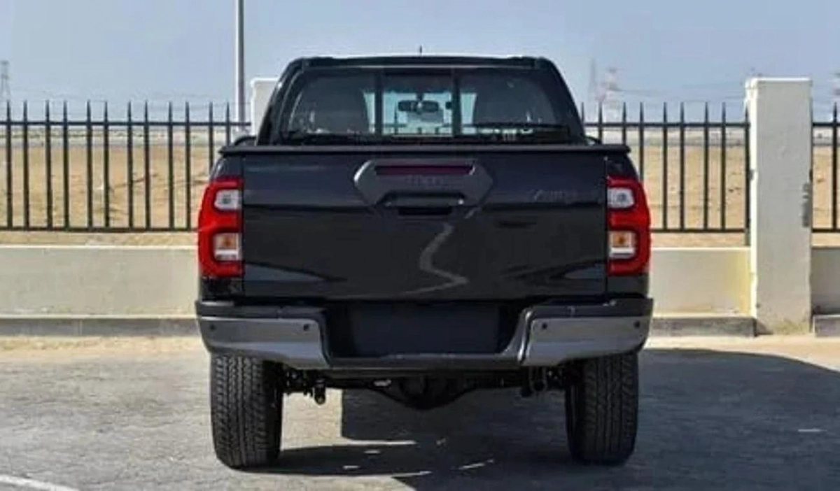 Toyota Hilux Adventure 4.0L-6-6