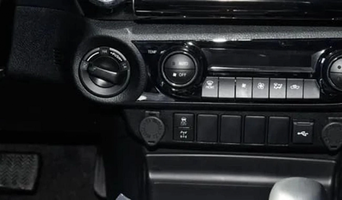 Toyota Hilux Adventure 4.0L-3-3