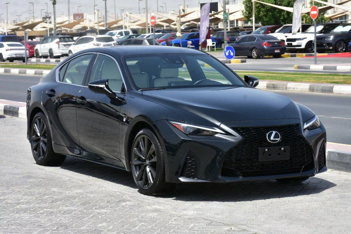 IS300 F 2024 | BLACK-10-10
