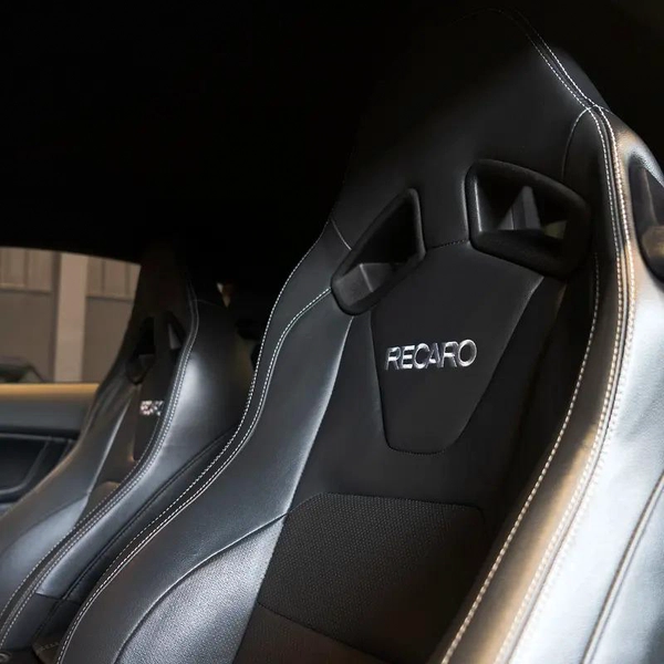 AED 3,832 pm • 0% Downpayment • Mustang Mach 1 • Agency Warranty